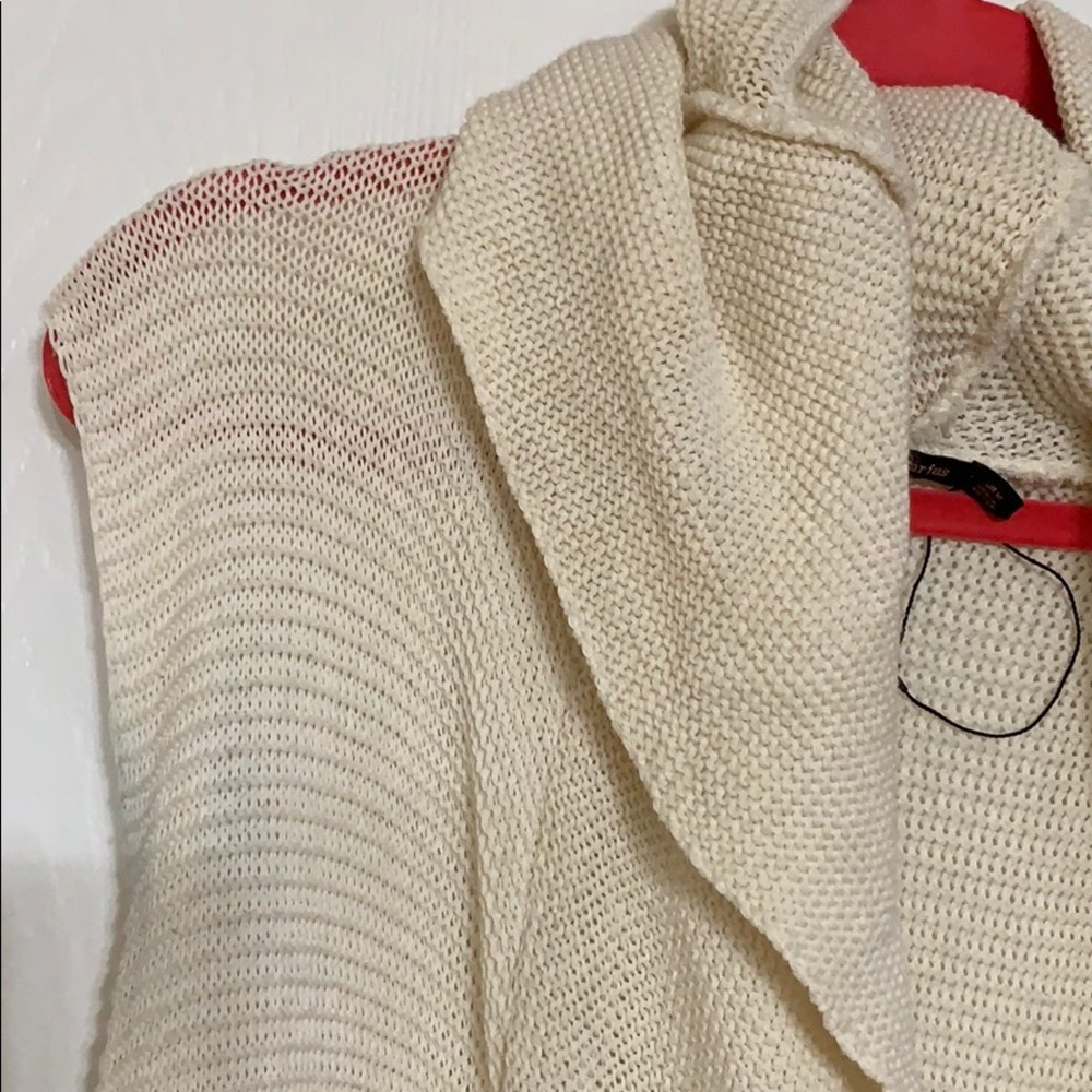 Vest - Picture 3 of 6